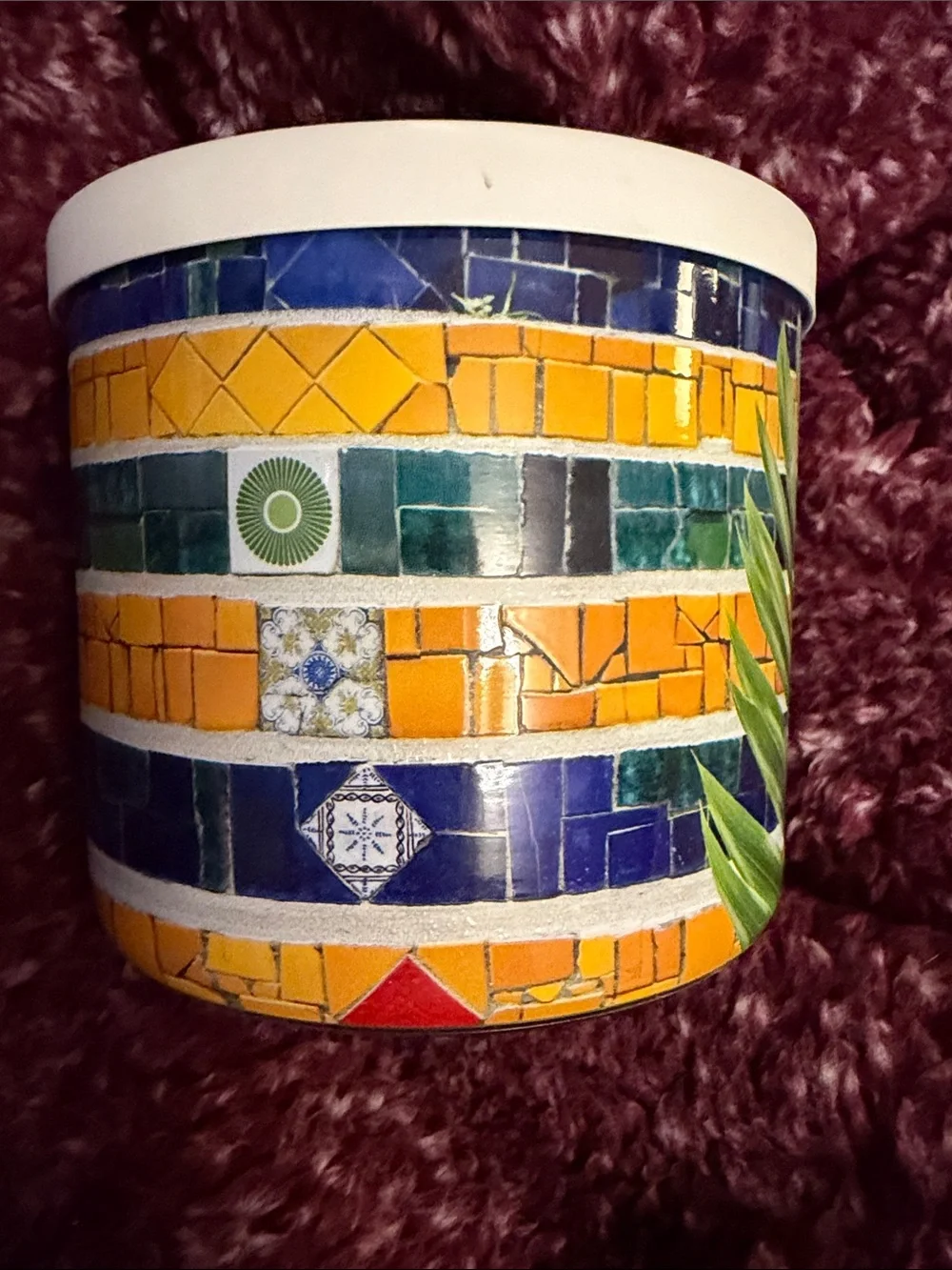 ❤️‍🔥 Bath & Body Works Candle - Sweet Kiwi and Starfruit! 3 wick candle. YUMMY! - Picture 3 of 7